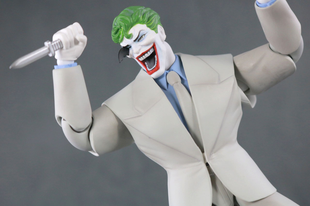  MAFEX　ジョーカー（BATMAN The Dark Knight Returns）レビュー　アクション