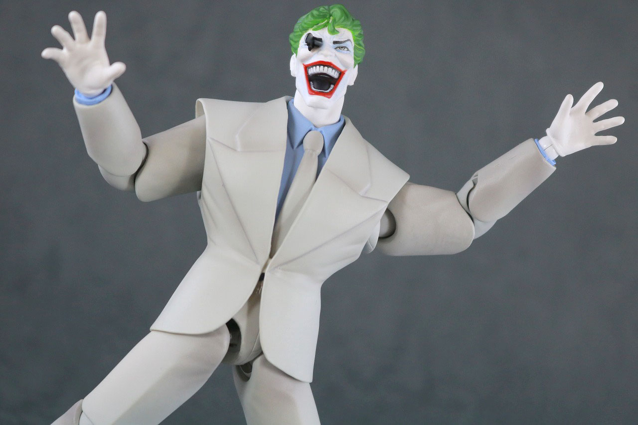  MAFEX　ジョーカー（BATMAN The Dark Knight Returns）レビュー　アクション