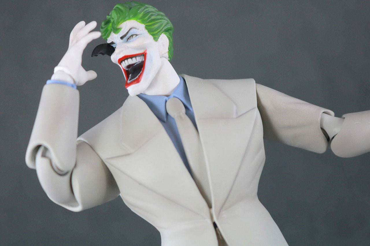  MAFEX　ジョーカー（BATMAN The Dark Knight Returns）レビュー　アクション