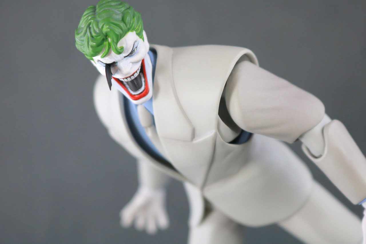  MAFEX　ジョーカー（BATMAN The Dark Knight Returns）レビュー　アクション