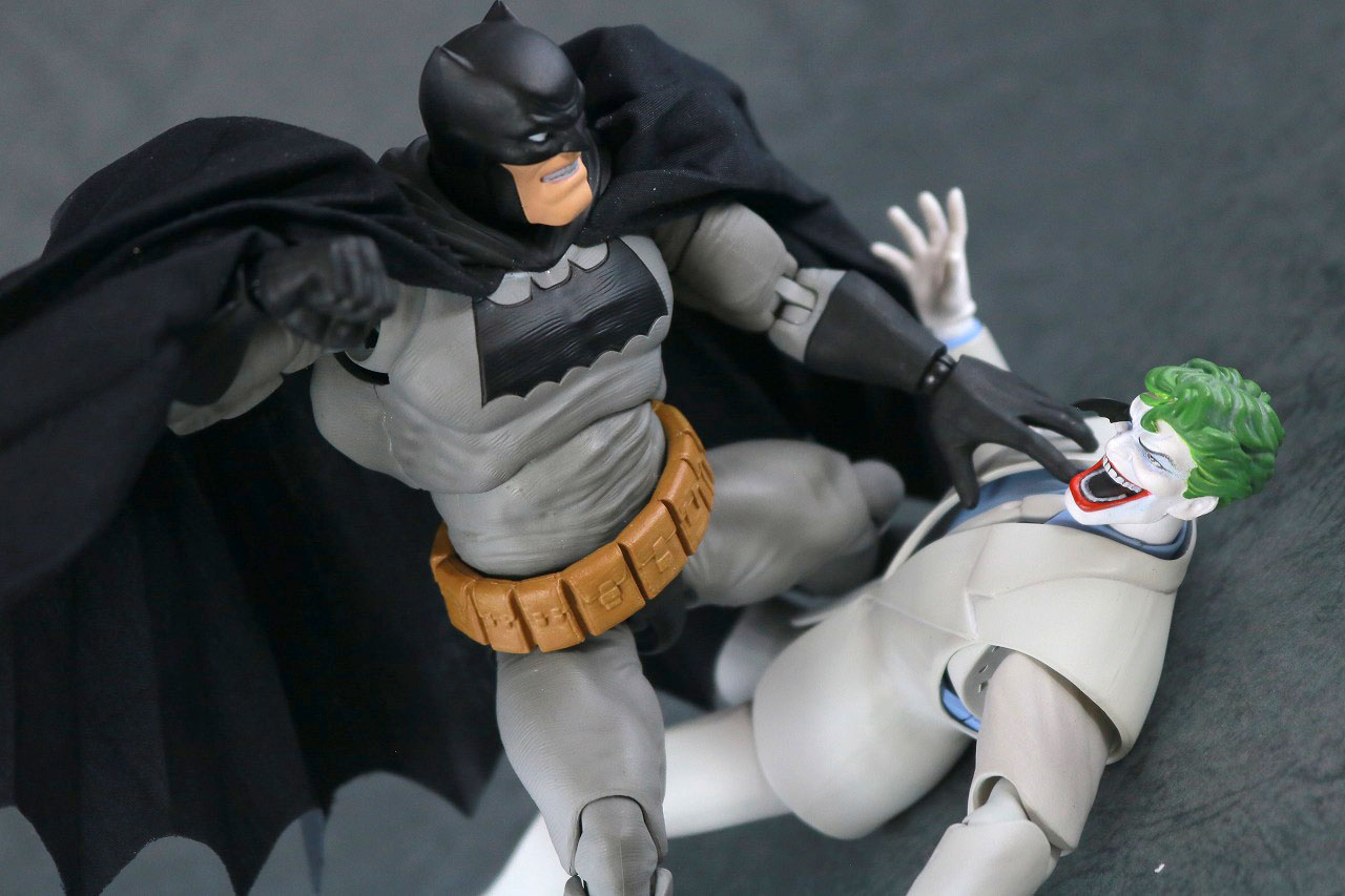  MAFEX　ジョーカー（BATMAN The Dark Knight Returns）レビュー　アクション　バットマン