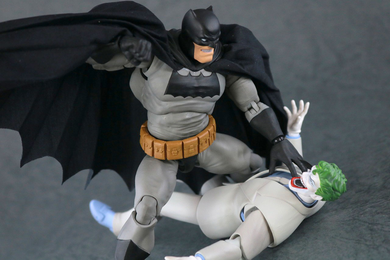  MAFEX　ジョーカー（BATMAN The Dark Knight Returns）レビュー　アクション　バットマン