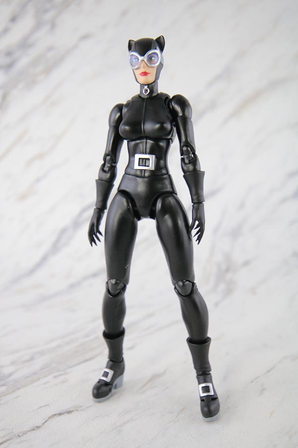 MAFEX　キャットウーマン　バットマン　HUSH　ハッシュ　レビュー　本体