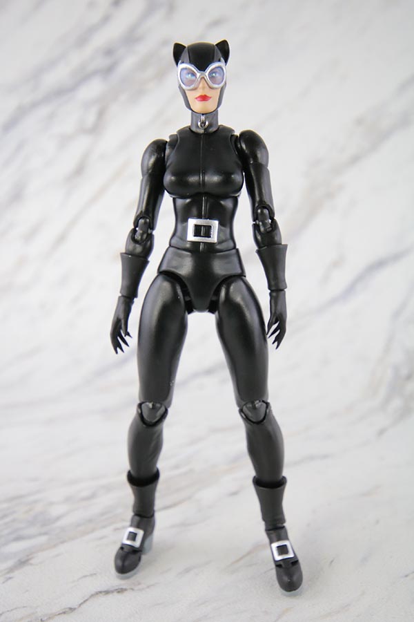 MAFEX　キャットウーマン　バットマン　HUSH　ハッシュ　レビュー　本体