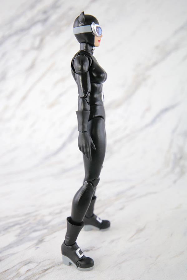 MAFEX　キャットウーマン　バットマン　HUSH　ハッシュ　レビュー　本体