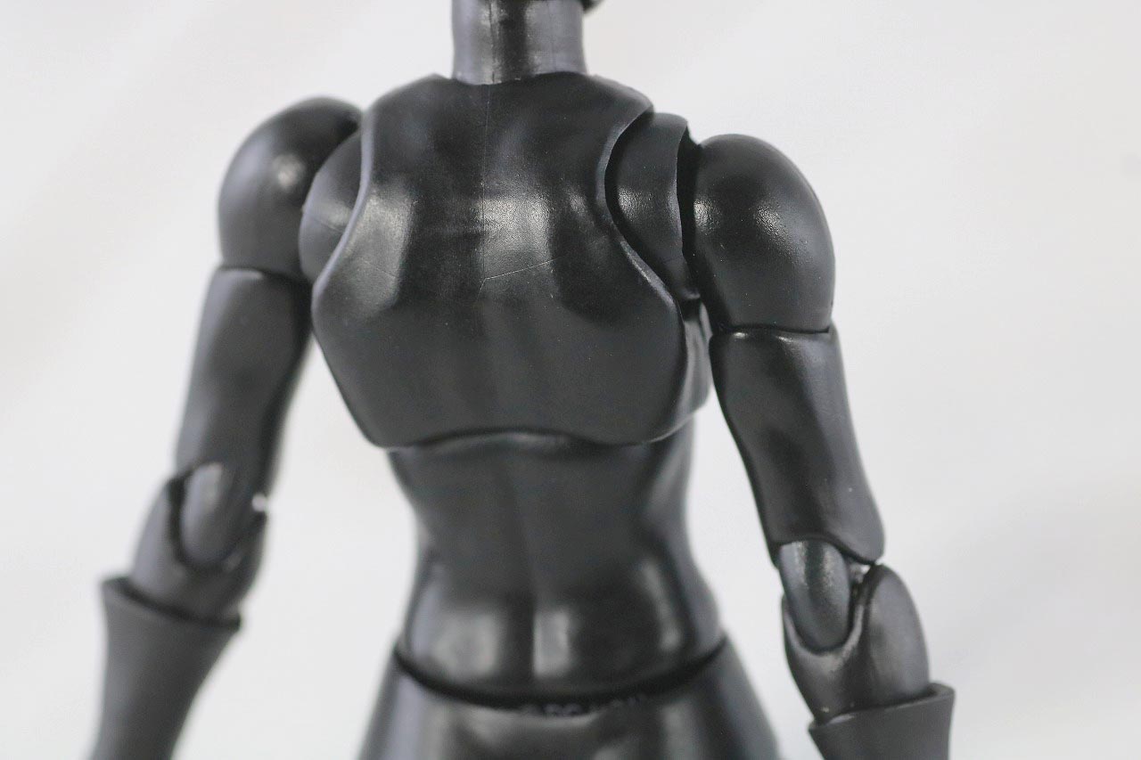 MAFEX　キャットウーマン　バットマン　HUSH　ハッシュ　レビュー　本体