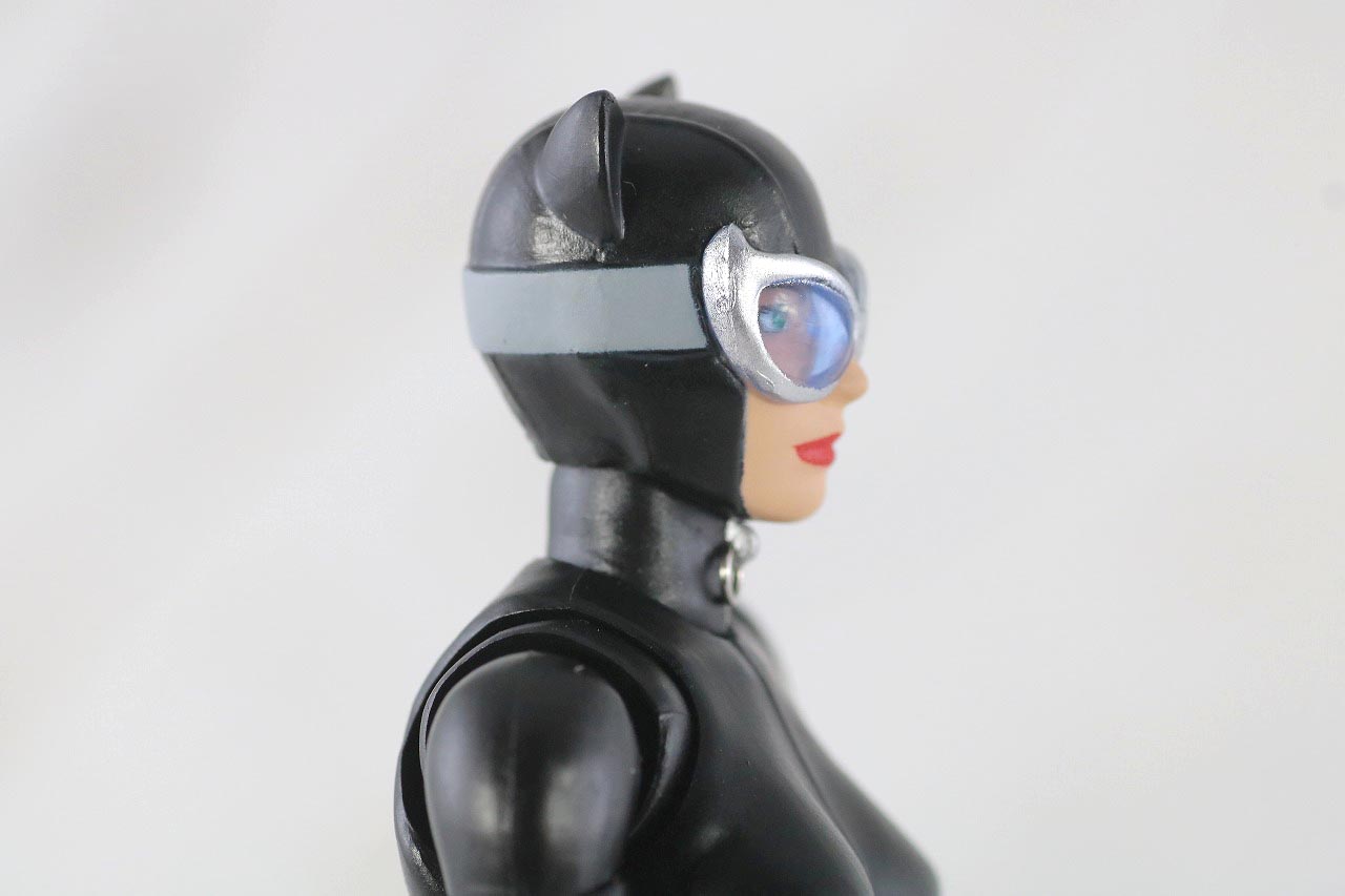 MAFEX　キャットウーマン　バットマン　HUSH　ハッシュ　レビュー　本体