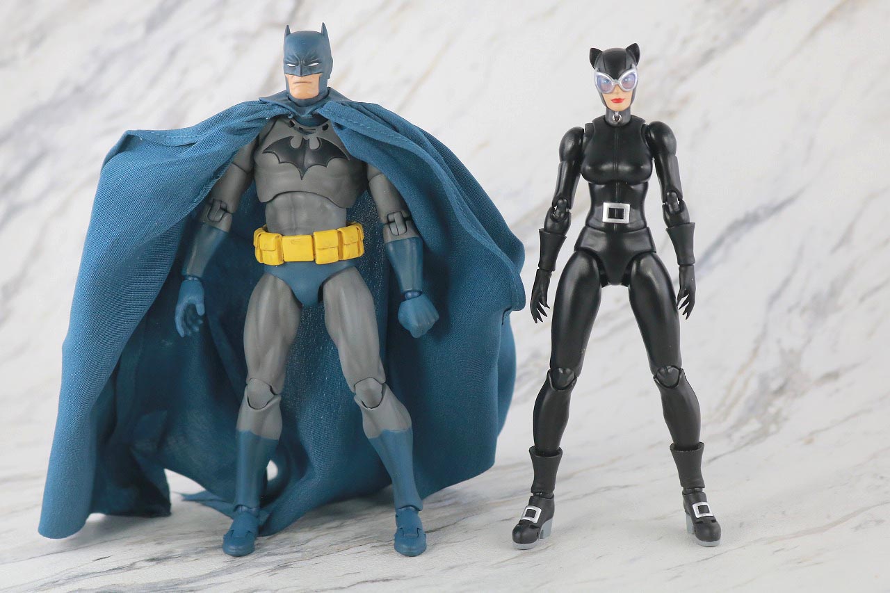 MAFEX　キャットウーマン　バットマン　HUSH　ハッシュ　レビュー　本体　バットマン　比較
