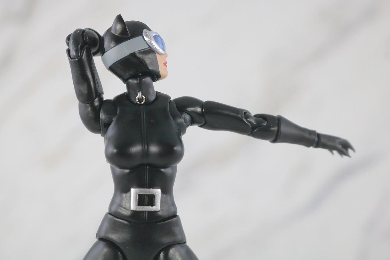 MAFEX　キャットウーマン　バットマン　HUSH　ハッシュ　レビュー　可動