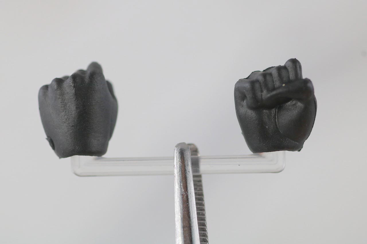 MAFEX　キャットウーマン　バットマン　HUSH　ハッシュ　レビュー　付属品　手首