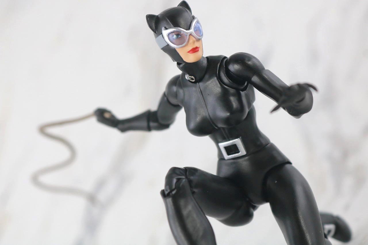 MAFEX　キャットウーマン（Batman Hush Ver.）　レビュー