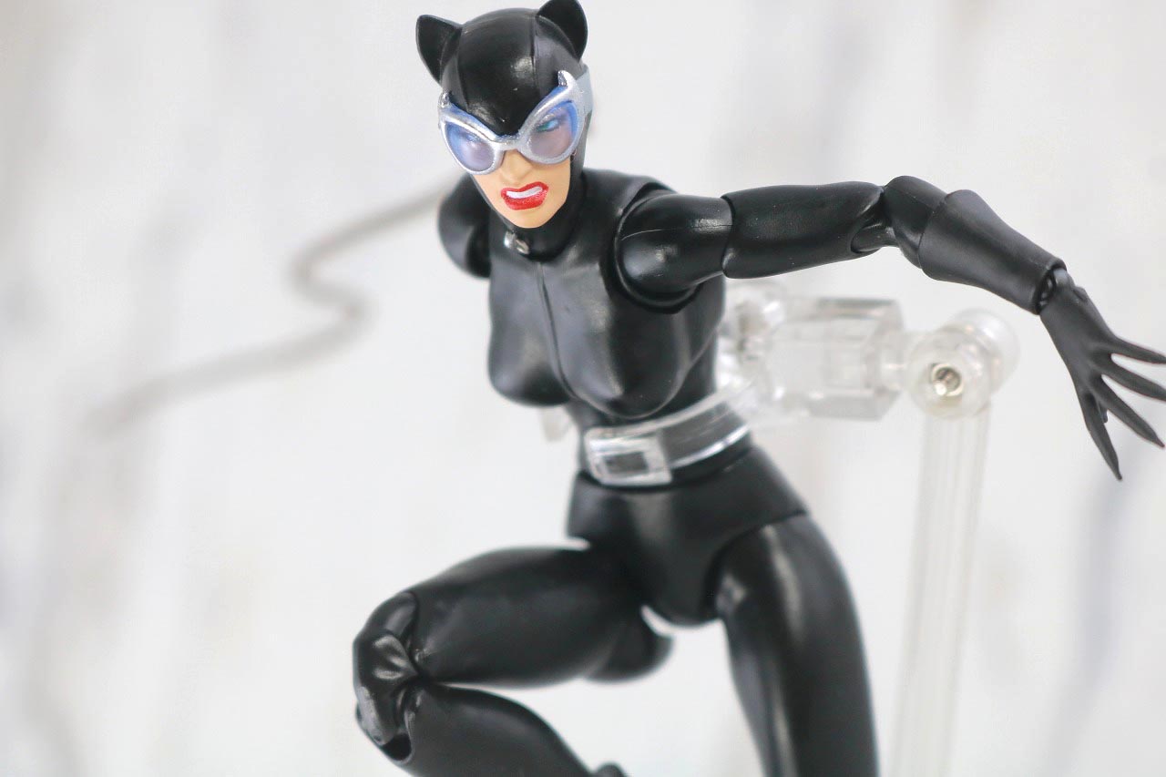MAFEX　キャットウーマン　バットマン　HUSH　ハッシュ　レビュー　アクション