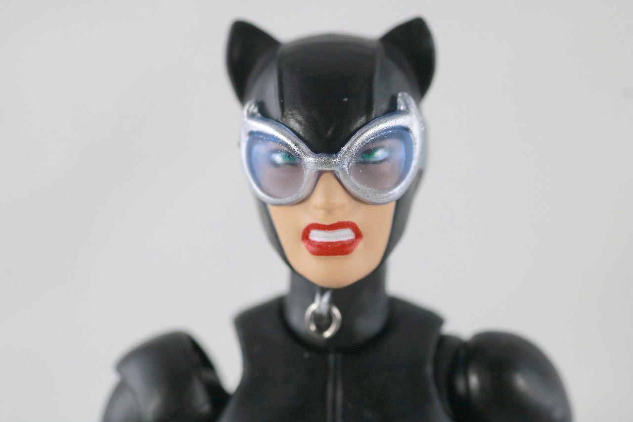 MAFEX　キャットウーマン　バットマン　HUSH　ハッシュ　レビュー　付属品　食いしばりヘッド