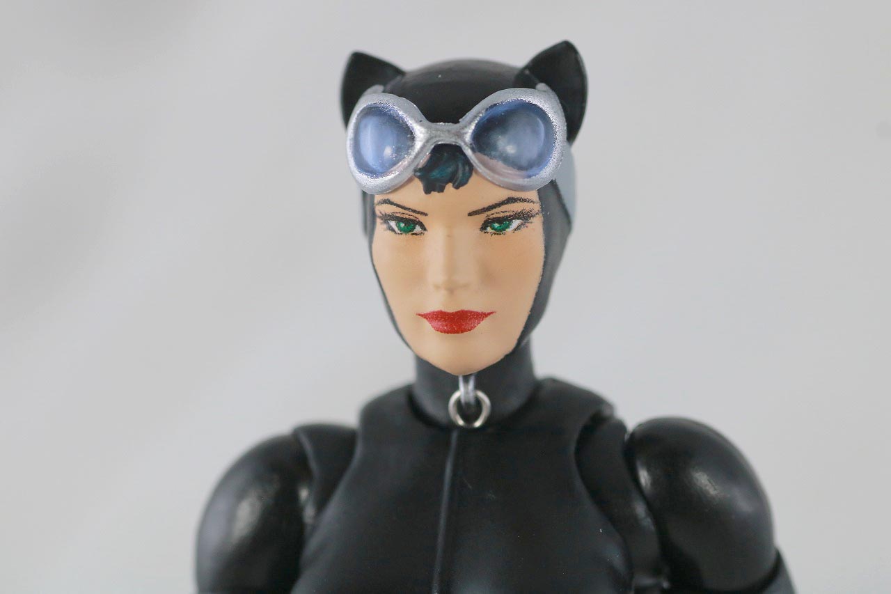 MAFEX　キャットウーマン　バットマン　HUSH　ハッシュ　レビュー　付属品　素顔ヘッド