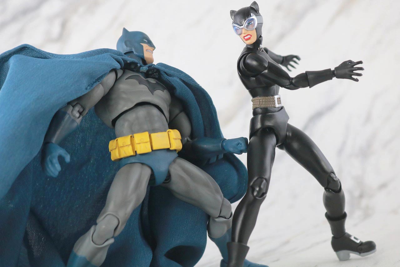 MAFEX　キャットウーマン　バットマン　HUSH　ハッシュ　レビュー　アクション