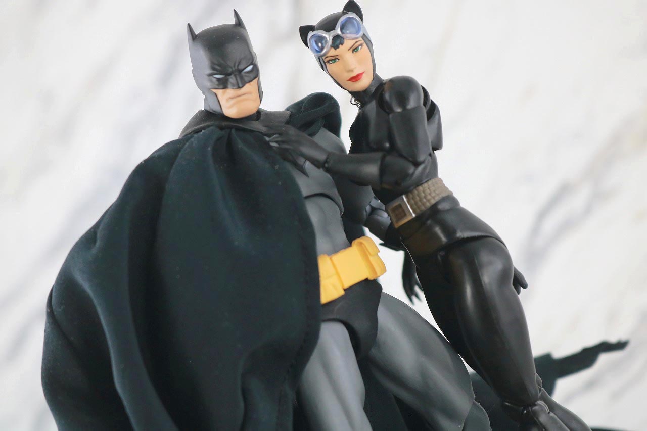 MAFEX　キャットウーマン　バットマン　HUSH　ハッシュ　レビュー　アクション
