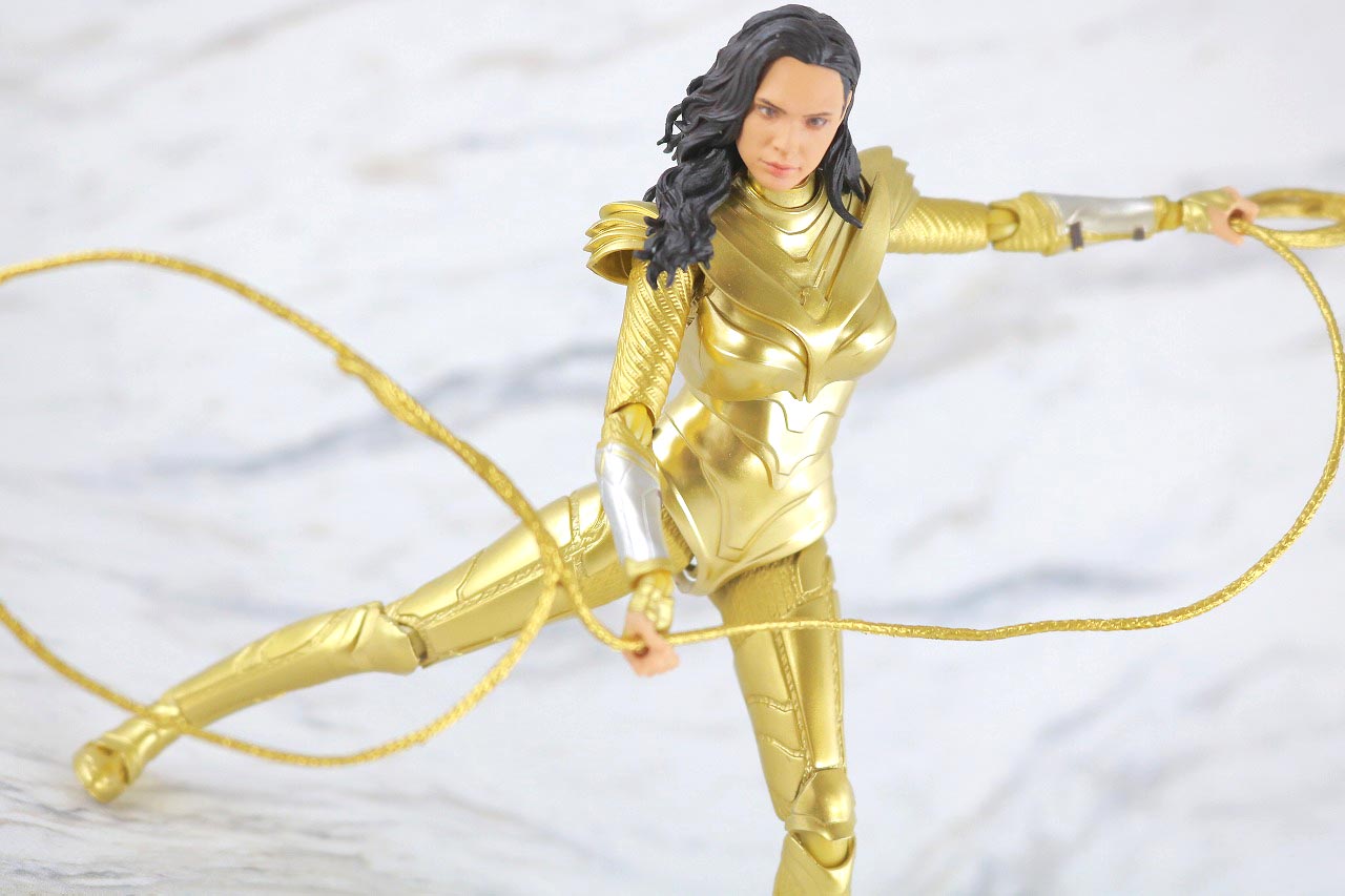 S.H.フィギュアーツ　ワンダーウーマン　ゴールドアーマー　レビュー　アクション