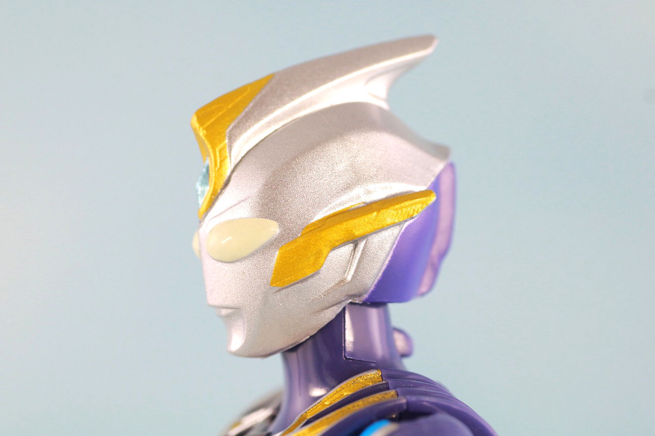 ウルトラアクションフィギュア　ウルトラマントリガー スカイタイプ　レビュー　本体