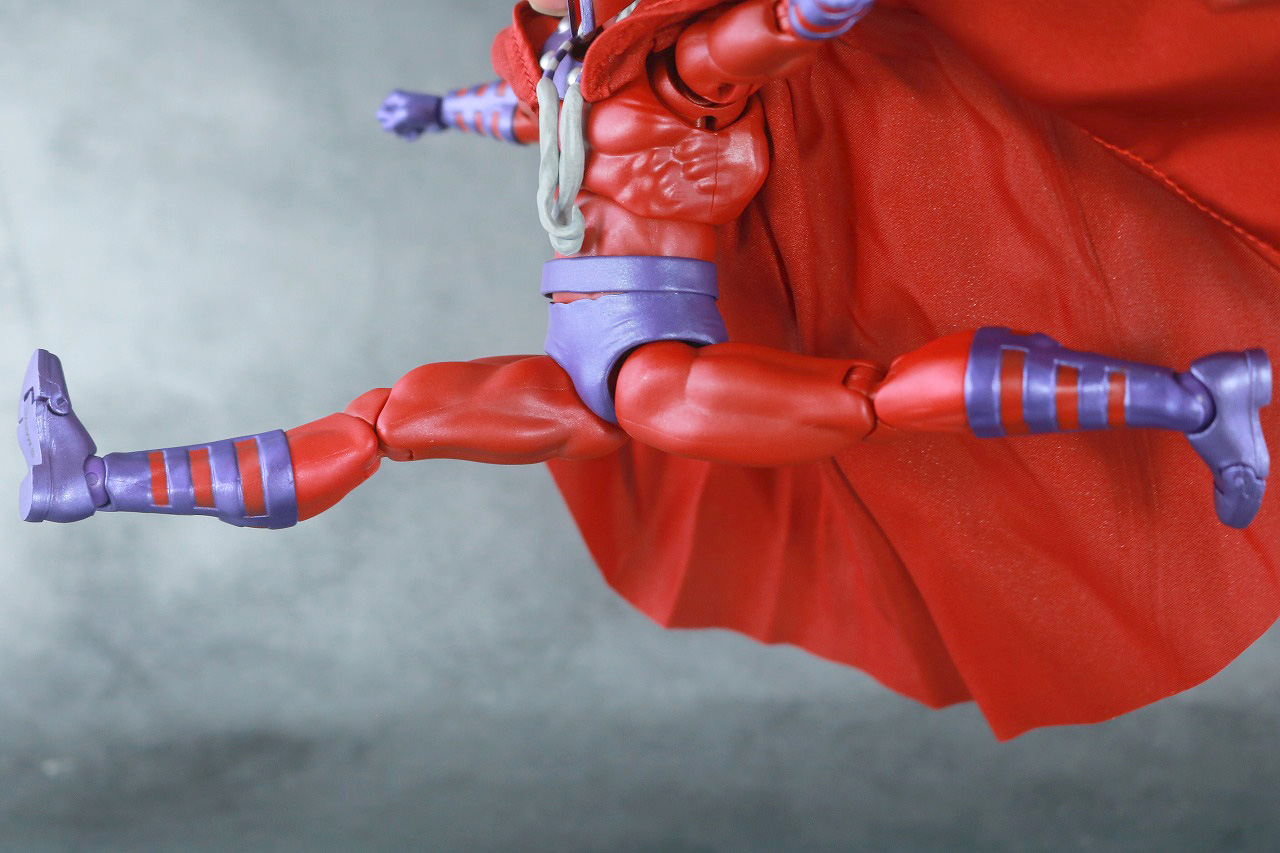 MAFEX　マグニートー　コミック　レビュー　可動範囲