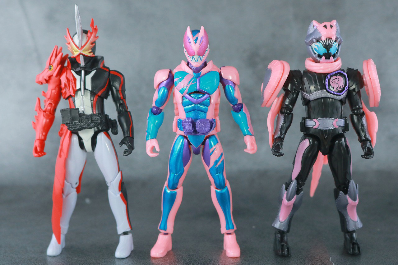 リバイスリミックスフィギュア　仮面ライダーリバイ＆バイス レックスゲノムセット　レビュー　リバイ　バイス　RKF　仮面ライダーセイバー　比較