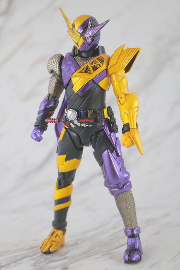 S.H.フィギュアーツ　仮面ライダービルド　ニンニンコミック　レビュー　本体