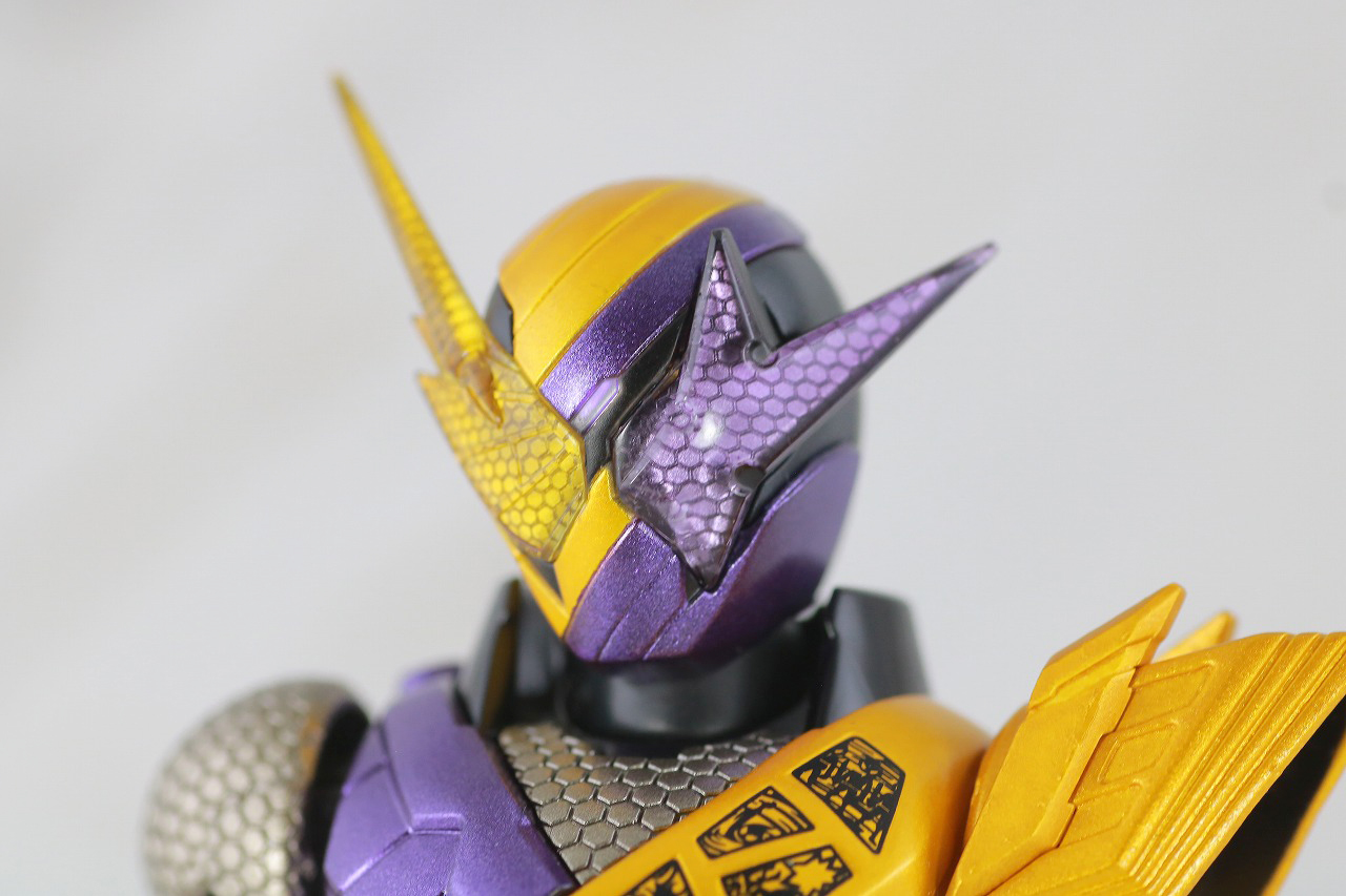 S.H.フィギュアーツ　仮面ライダービルド　ニンニンコミック　レビュー　本体