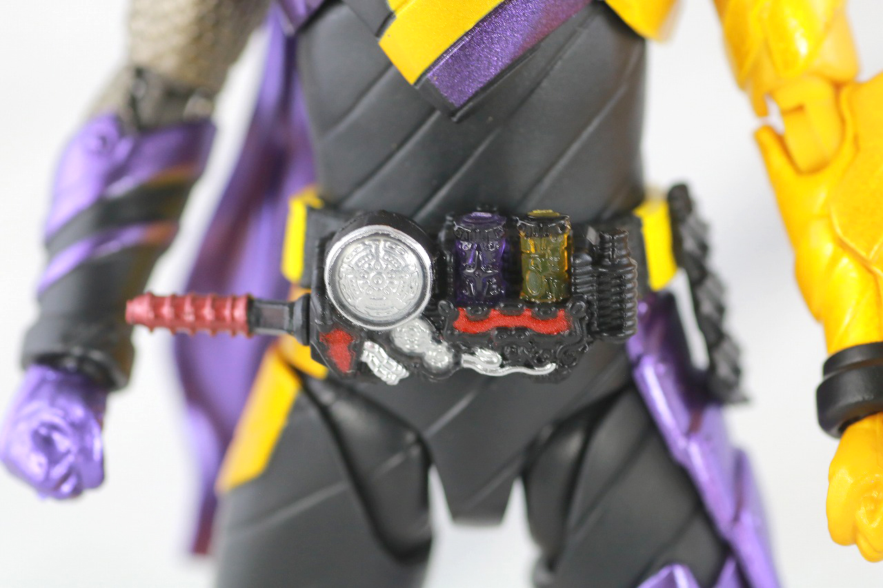 S.H.フィギュアーツ　仮面ライダービルド　ニンニンコミック　レビュー　本体