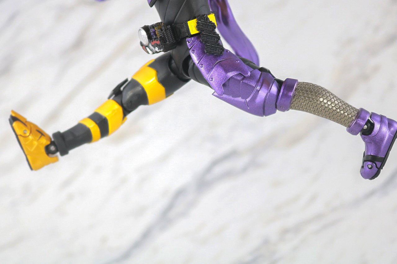 S.H.フィギュアーツ　仮面ライダービルド　ニンニンコミック　レビュー　可動範囲