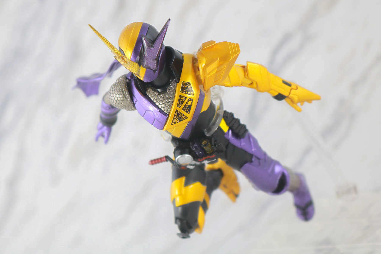 S.H.フィギュアーツ　仮面ライダービルド　ニンニンコミック　レビュー　アクション