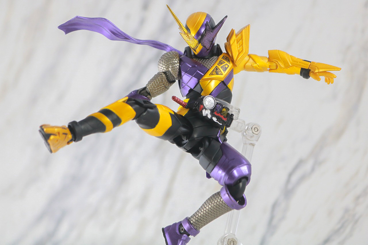 S.H.フィギュアーツ　仮面ライダービルド　ニンニンコミック　レビュー　アクション