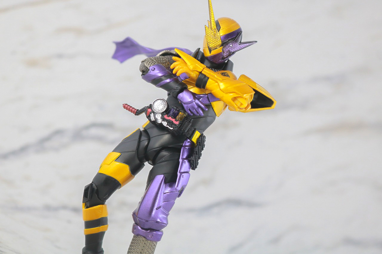 S.H.フィギュアーツ　仮面ライダービルド　ニンニンコミック　レビュー　アクション