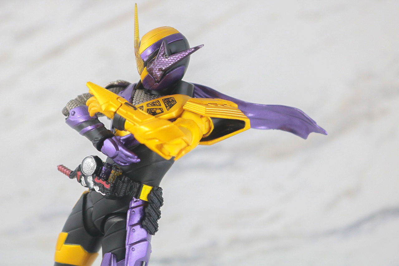 S.H.フィギュアーツ　仮面ライダービルド　ニンニンコミック　レビュー　アクション