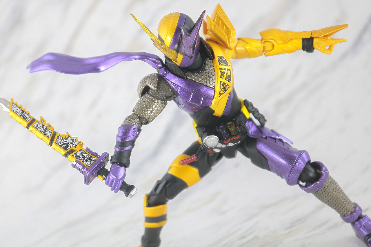 S.H.フィギュアーツ　仮面ライダービルド　ニンニンコミック　レビュー　アクション