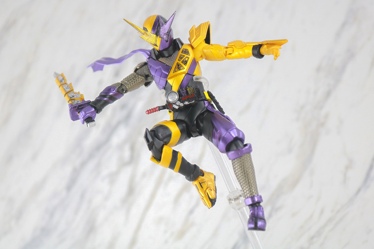 S.H.フィギュアーツ　仮面ライダービルド　ニンニンコミック　レビュー　アクション