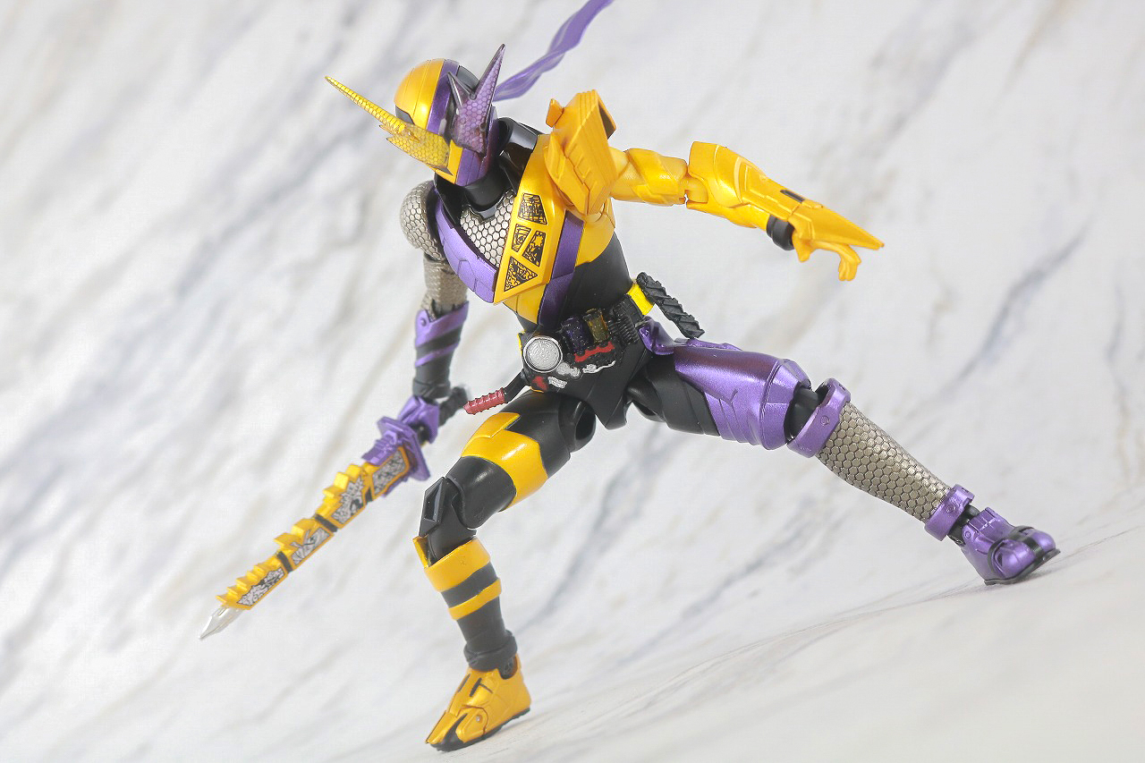 S.H.フィギュアーツ　仮面ライダービルド　ニンニンコミック　レビュー　アクション