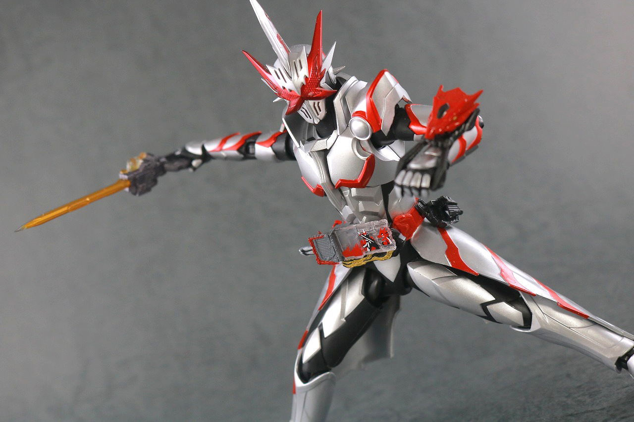 S.H.フィギュアーツ　仮面ライダー最光 金の武器 銀の武器／エックスソードマン　レビュー　アクション　仮面ライダーセイバー ドラゴニックナイト