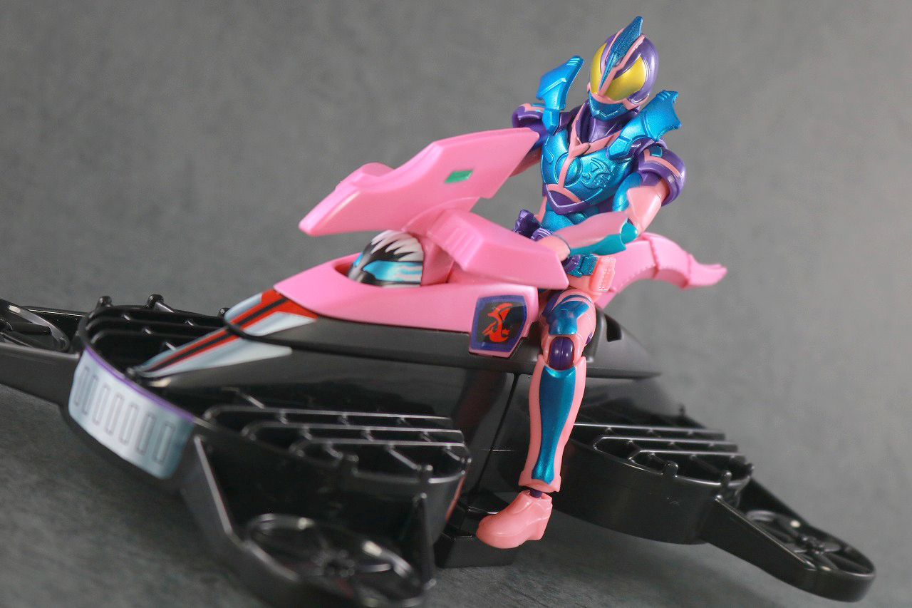 リバイスリミックスフィギュア　仮面ライダーリバイス プテラゲノム　レビュー　アクション