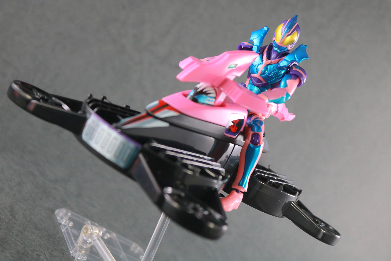 リバイスリミックスフィギュア　仮面ライダーリバイス プテラゲノム　レビュー　アクション