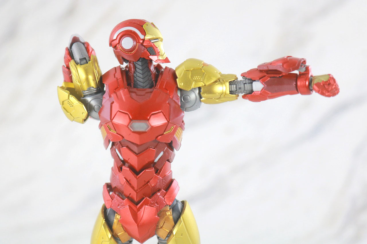 S.H.フィギュアーツ　アイアンマン（テック・オン・アベンジャーズ）　レビュー　可動範囲