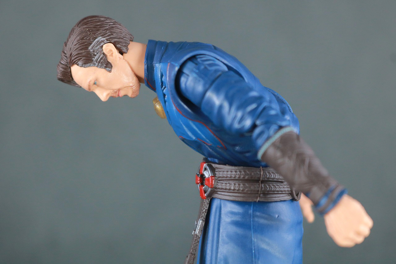 マーベルレジェンド　ドクターストレンジ（マルチバース・オブ・マッドネス）　レビュー　可動範囲