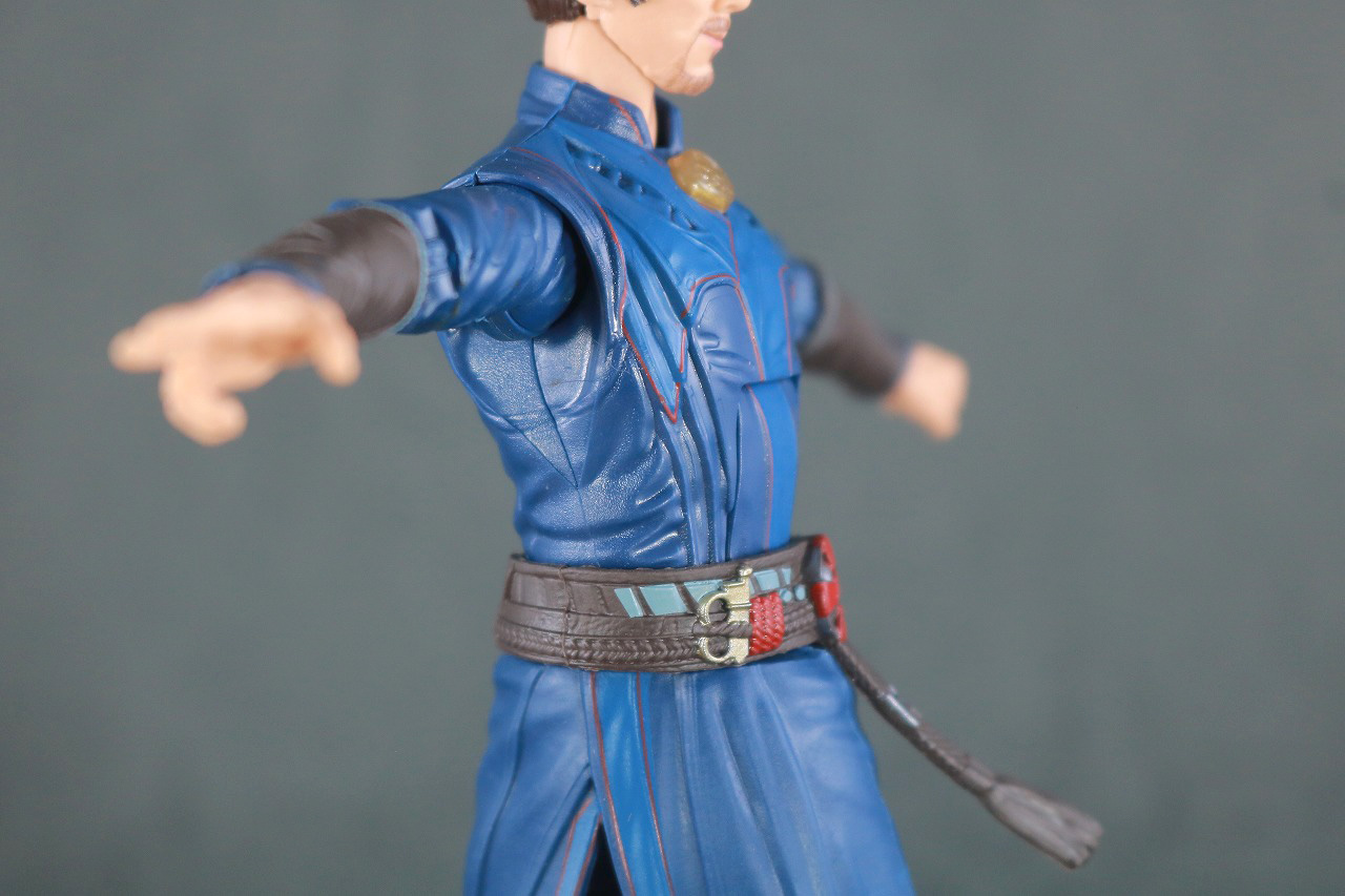 マーベルレジェンド　ドクターストレンジ（マルチバース・オブ・マッドネス）　レビュー　可動範囲