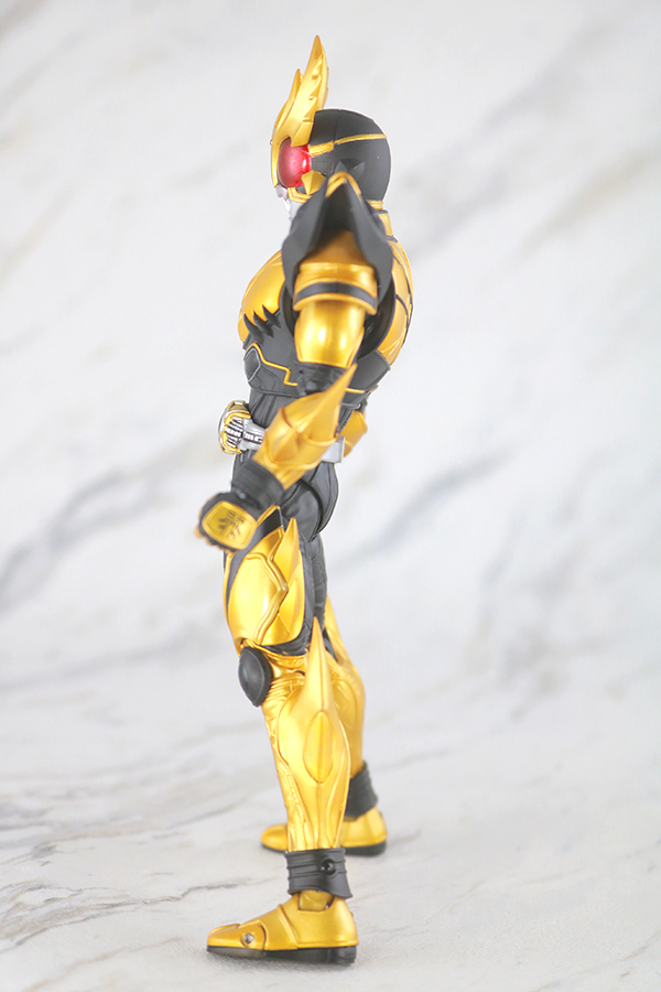 S.H.フィギュアーツ 仮面ライダークウガ ライジングアルティメット 真骨彫製法 レビュー 本体