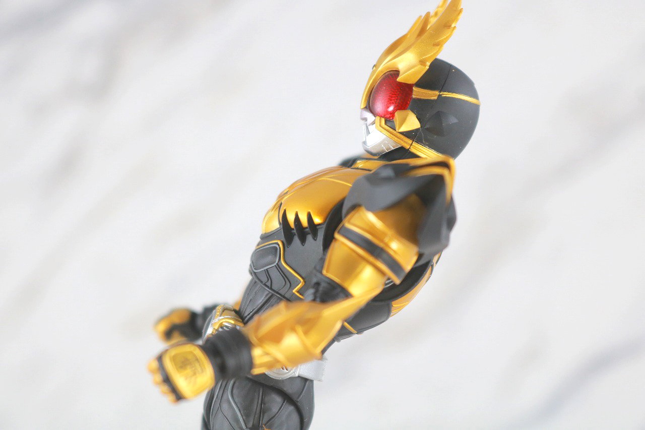 S.H.フィギュアーツ 仮面ライダークウガ ライジングアルティメット 真骨彫製法 レビュー 可動範囲