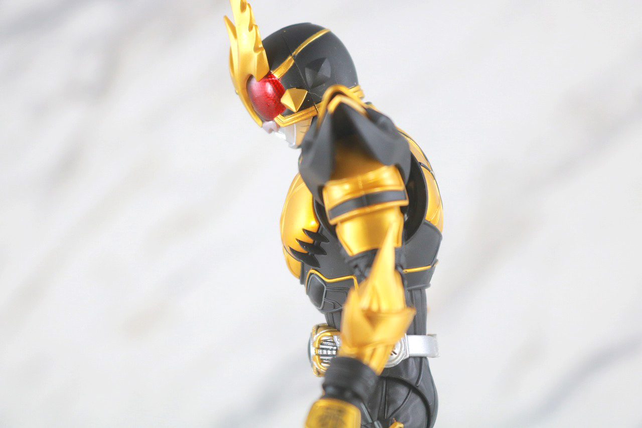 S.H.フィギュアーツ 仮面ライダークウガ ライジングアルティメット 真骨彫製法 レビュー 可動範囲