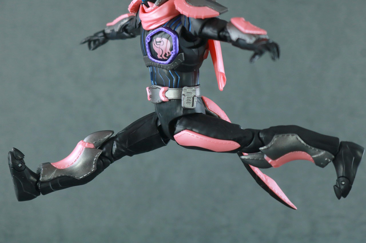 S.H.フィギュアーツ　仮面ライダーバイス　レックスゲノム　レビュー　可動範囲