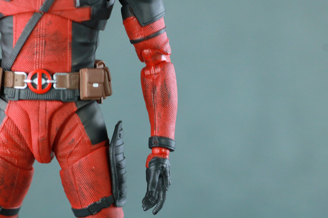 S.H.フィギュアーツ　デッドプール　レビュー　本体