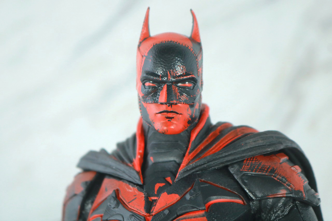 DCマルチバース ポーズド・スタチュー　バットマン（『ザ・バットマン』） コミック版　本体