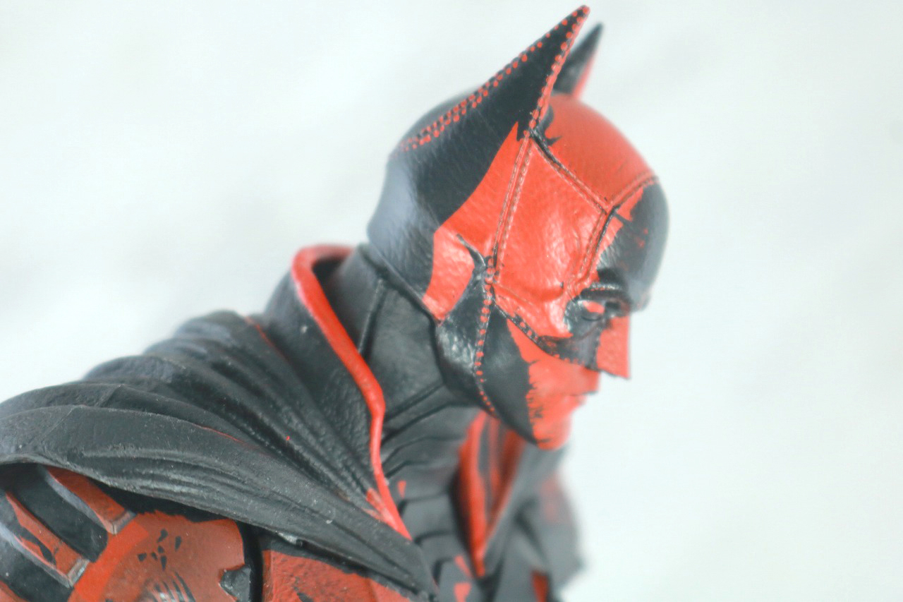 DCマルチバース ポーズド・スタチュー　バットマン（『ザ・バットマン』） コミック版　本体