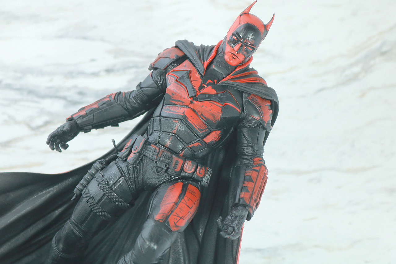 DCマルチバース ポーズド・スタチュー　バットマン（『ザ・バットマン』） コミック版　アクション
