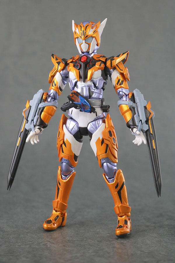 S.H.フィギュアーツ　仮面ライダーバルキリー　ジャスティスサーバル　レビュー　本体